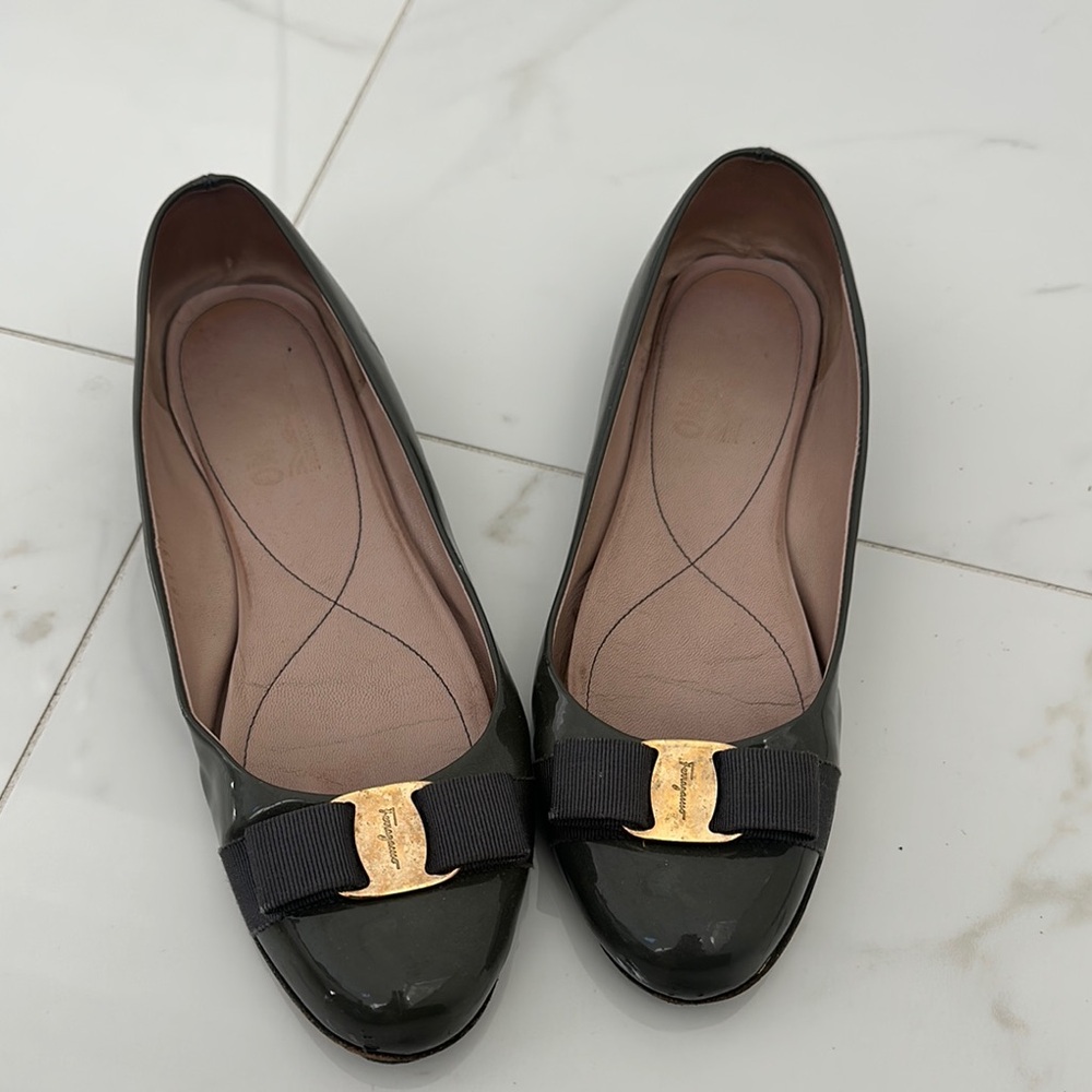 Elegant Grey  Flats with Gold Accent